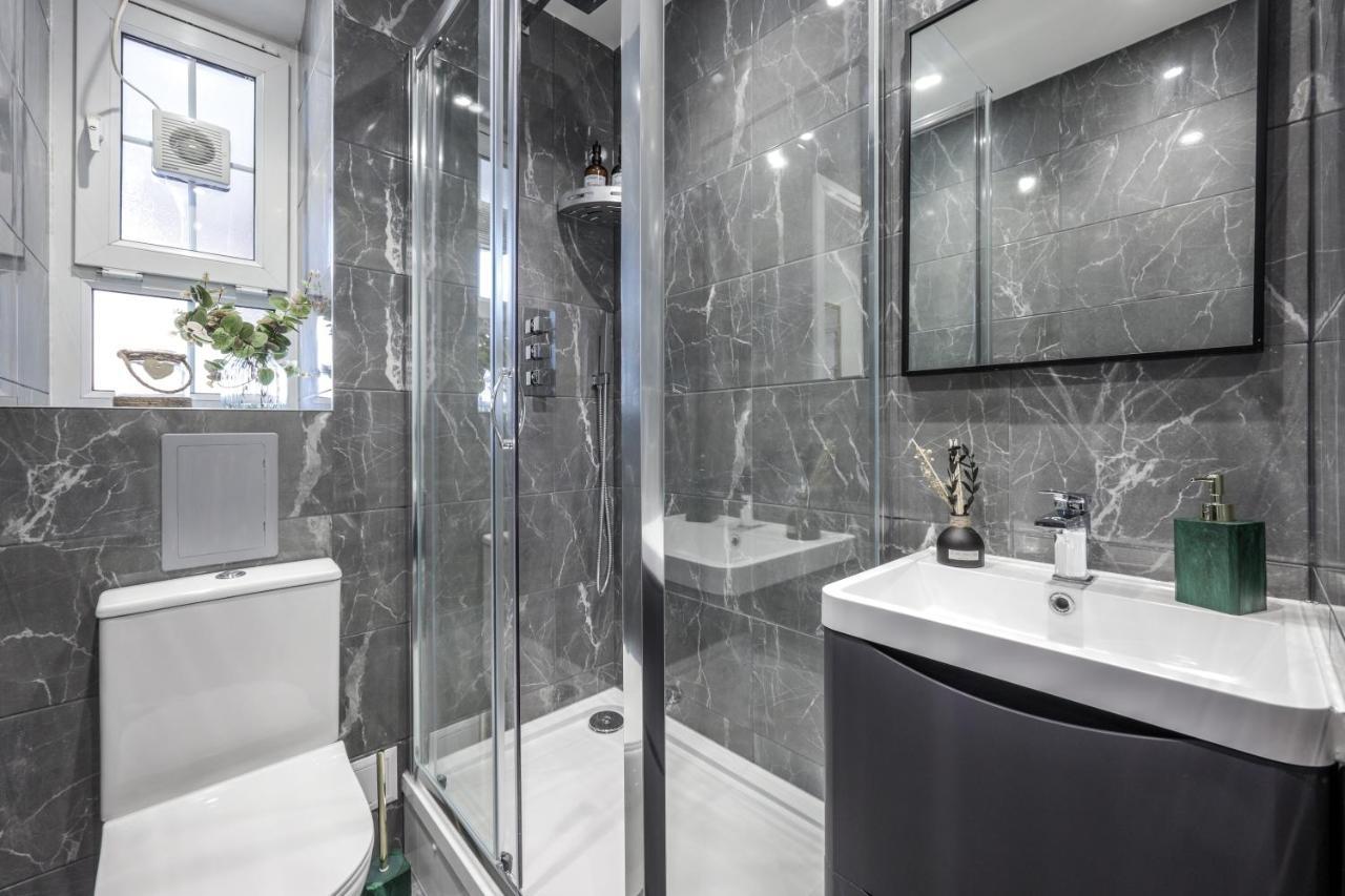 Cosy 4-Bedroom Apartment Next To Borough Londen Buitenkant foto